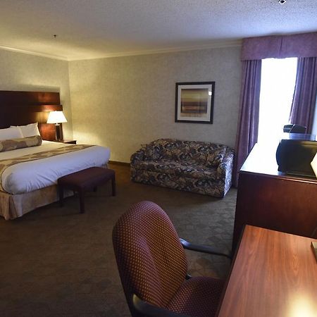 Tropical Inn - North Battleford Εξωτερικό φωτογραφία