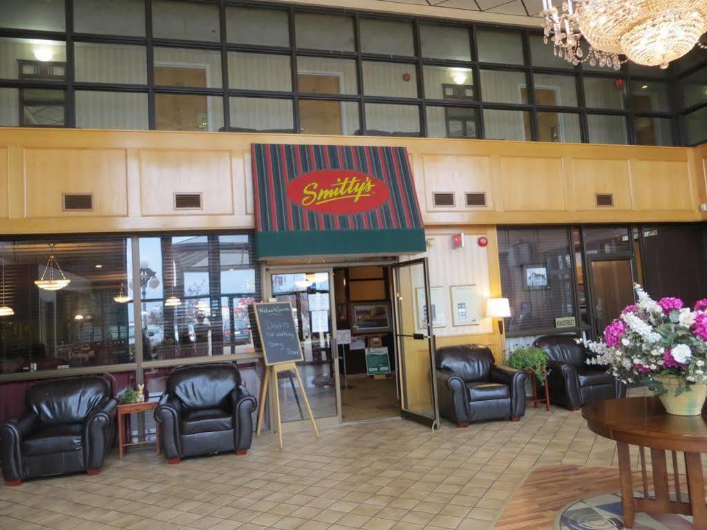 Tropical Inn - North Battleford Εξωτερικό φωτογραφία